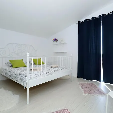 With Private Pool Appartement