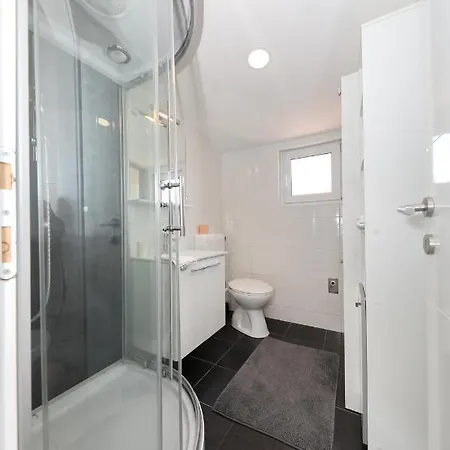 With Private Pool Appartement Sukošan