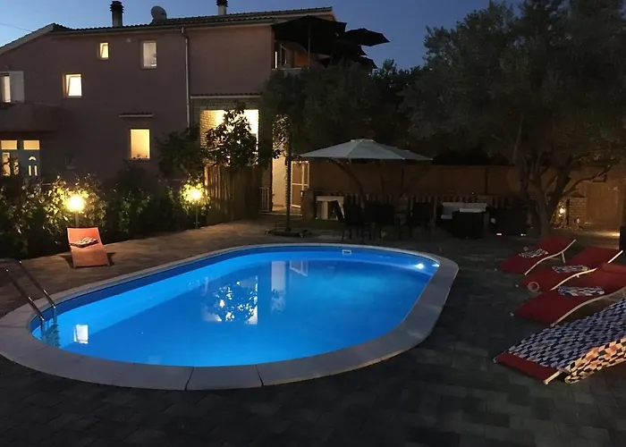 Apartament With Private Pool Sukošan