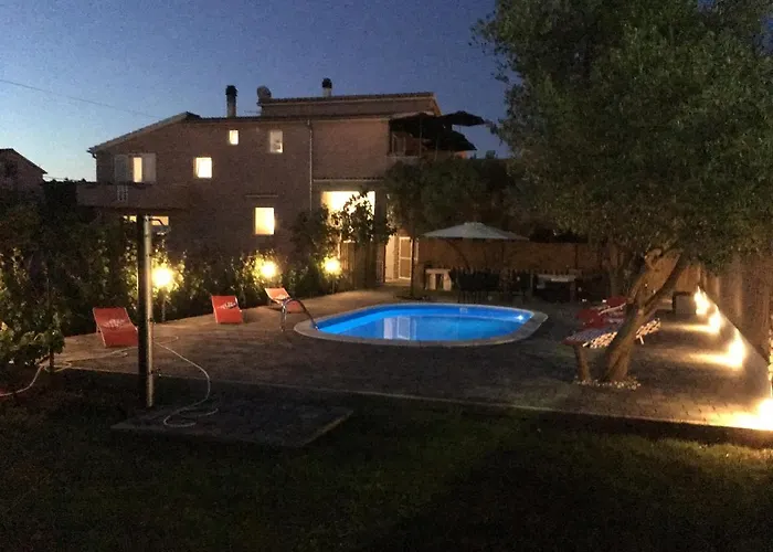 With Private Pool Apartament Sukošan