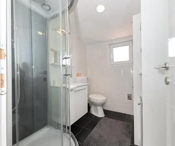 With Private Pool Apartamento Sukošan