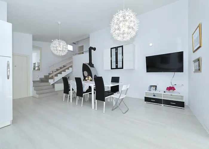 Apartament With Private Pool *