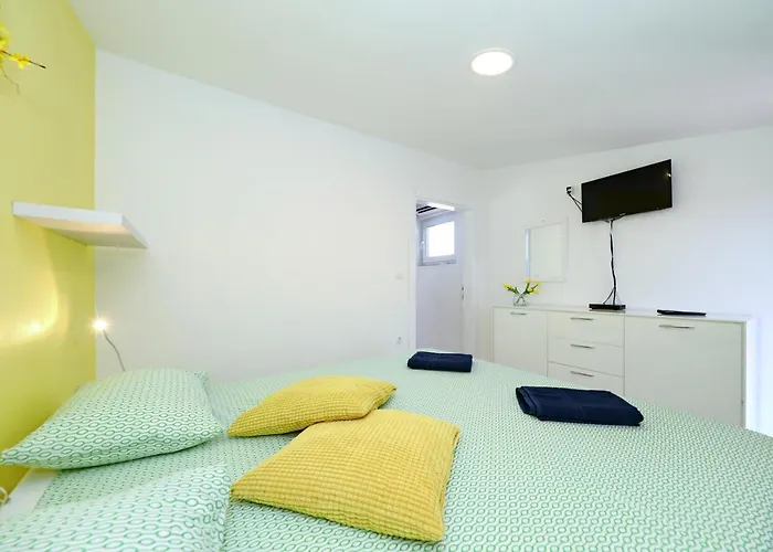 Apartament With Private Pool Sukošan