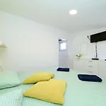 Appartement With Private Pool Sukošan