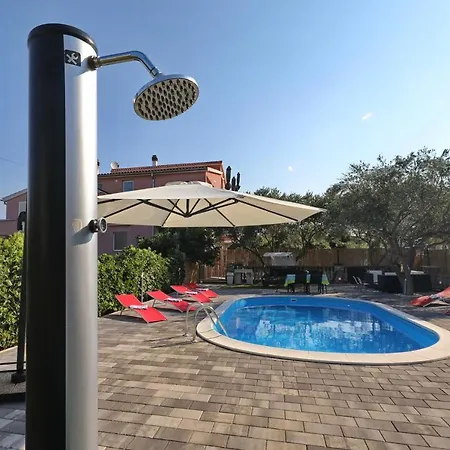 Apartment With Private Pool *