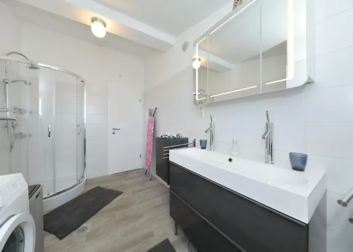 With Private Pool Διαμέρισμα Sukošan