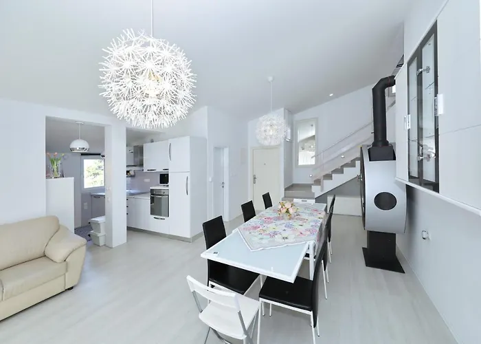 Διαμέρισμα With Private Pool Sukošan